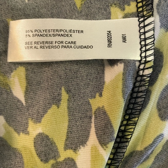 Carolyn Taylor Women's Black and Green Patterned Blouse - Picture 4 of 4